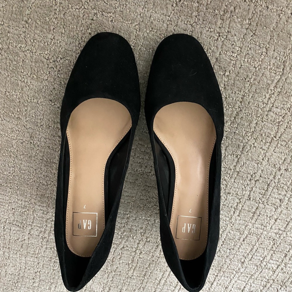 Never worn black heels
